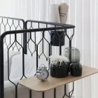 Kove modulsofa med høy gridd påmontert bord og kurv Fora Form