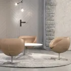 Planet stoler i skinn og hvit Kvart lounge bord Fora Form jpg