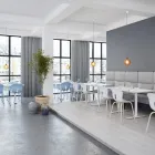 Pond stoler Roma bord og Ssenso sofa i en restaurant Fora Form